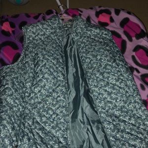 A vest! It’s in great condition never worn
